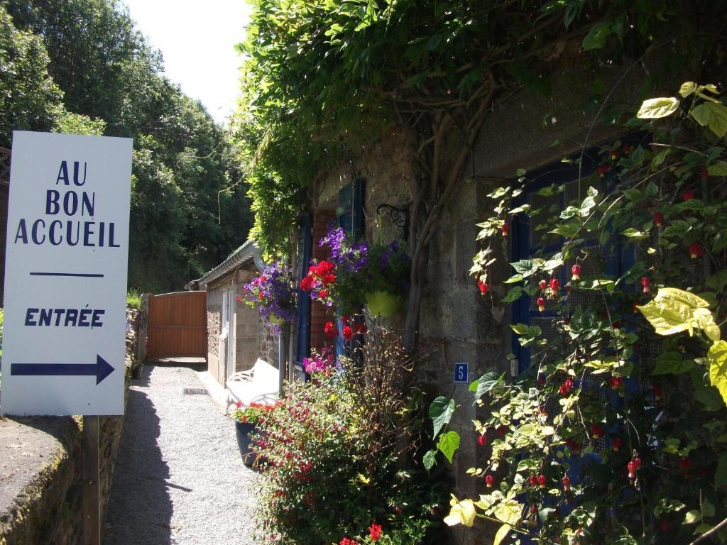 Bed and Breakfast Au Bon Accueil Saint-Marcan Esterno foto